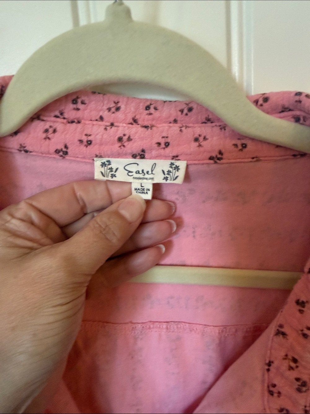 easel Pink Button-Front Printed Short Sleeve Shirt - Picture 2 of 8